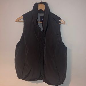 🍂🪵GAP Waterproof Puffy Winter Vest | Size Medium 🍁🪨